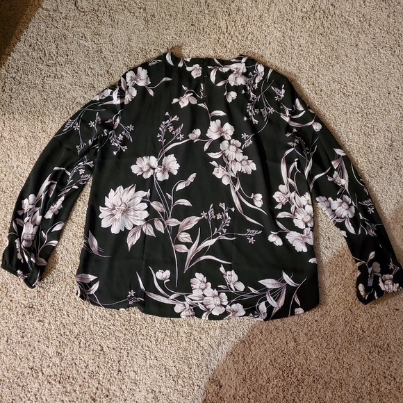 Maurices Black and Off White Blouse - Picture 7 of 11